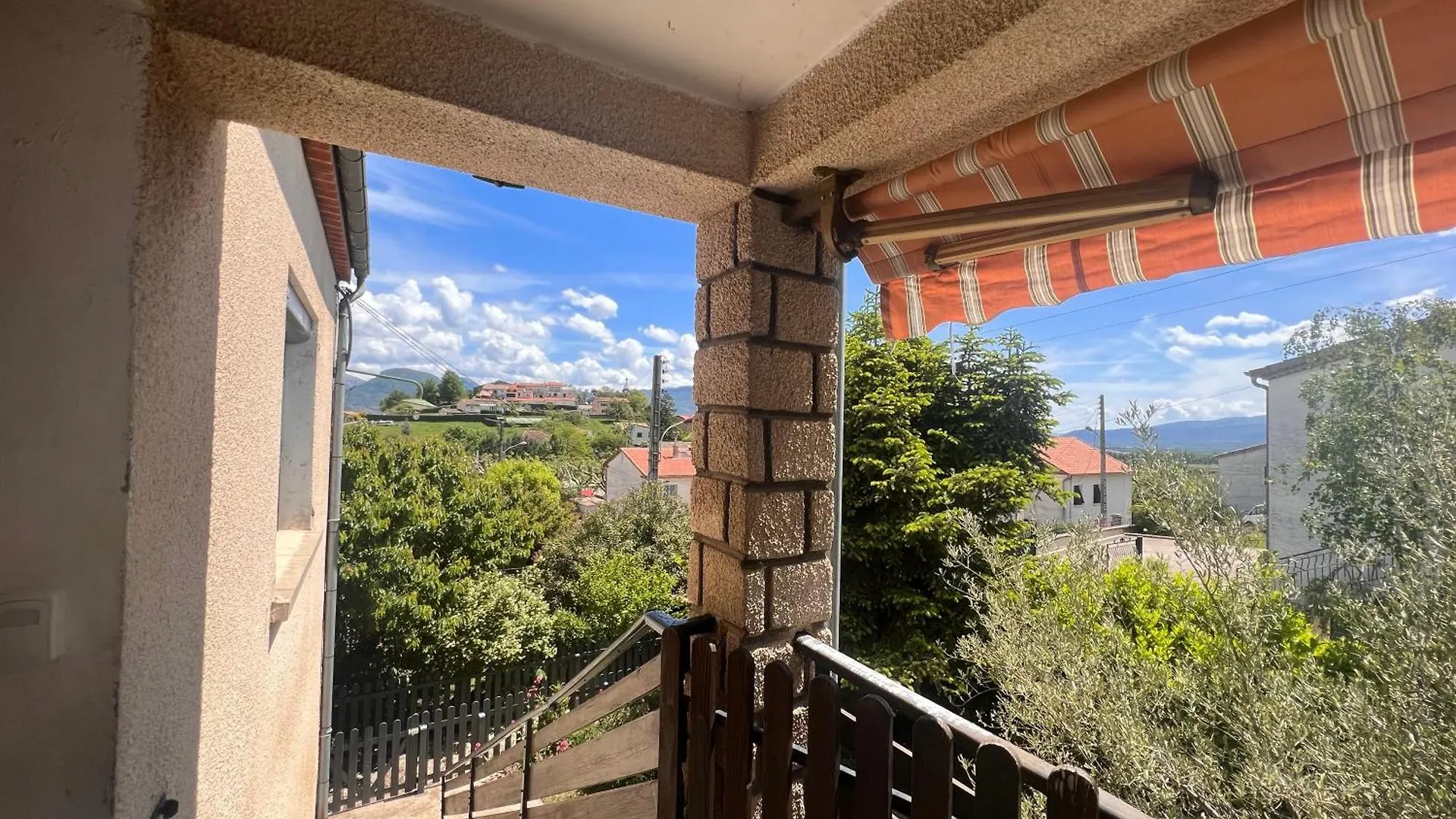 Appartement Calme Avec Jardin Dans Maison Le Poet  France