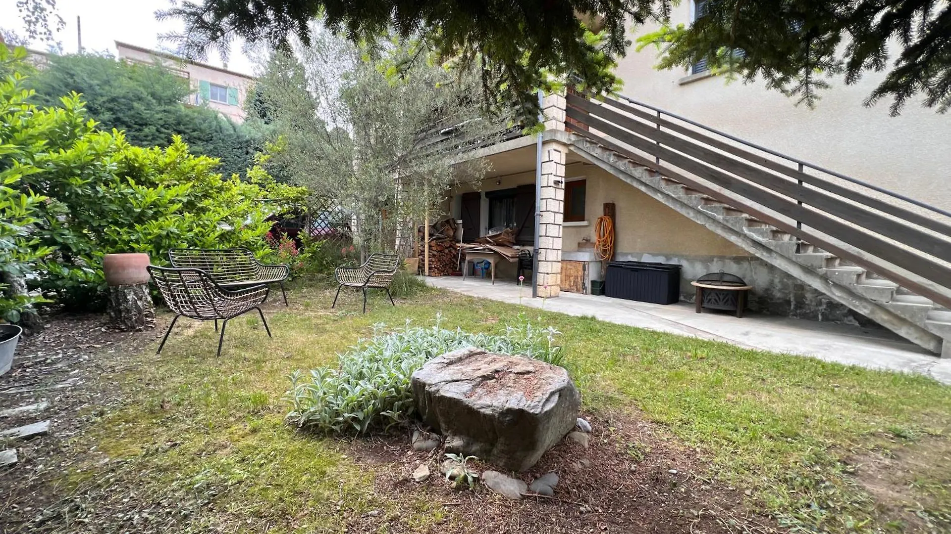 Apartment Appartement Calme Avec Jardin Dans Maison Le Poet