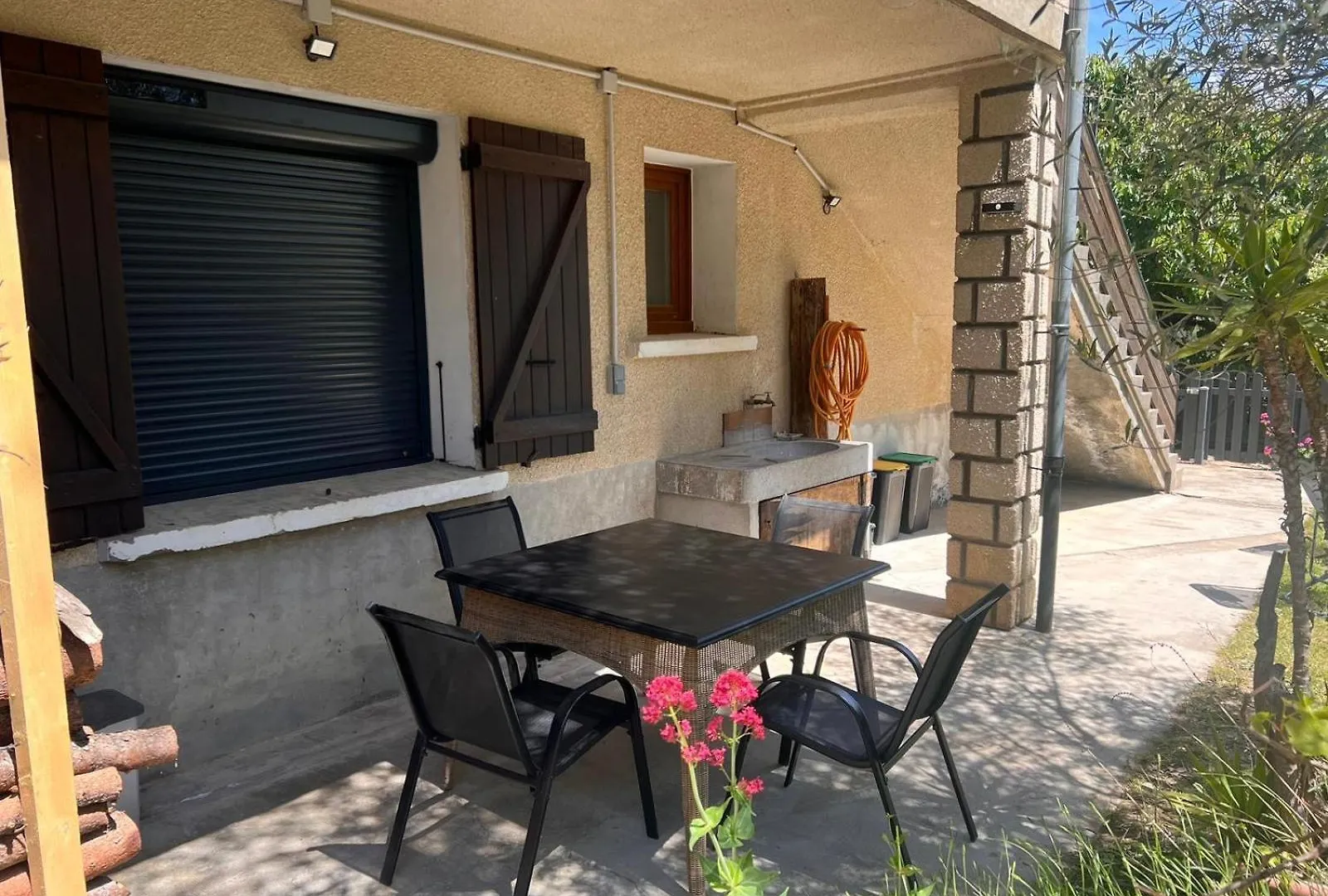 Appartement Calme Avec Jardin Dans Maison Le Poet  0*, Le Poet (Le Poet, Hautes-Alpes) France